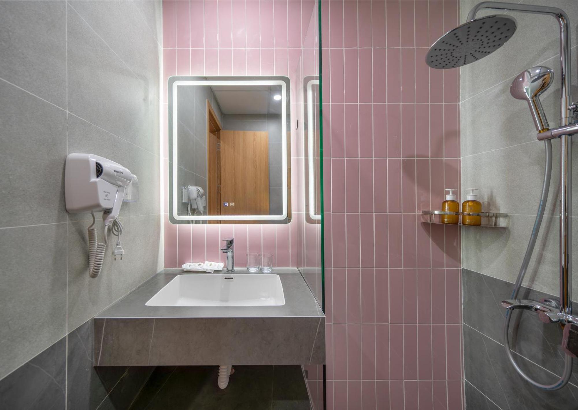 Moonlit Serviced Apartment هانوي المظهر الخارجي الصورة